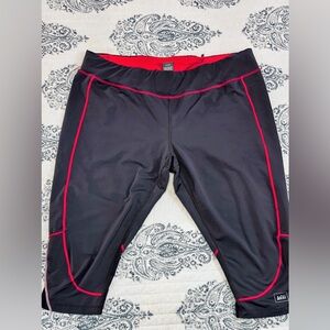 REI Co-op Women’s Capri Yoga Pants Black Red Stretch Athletic Leggings